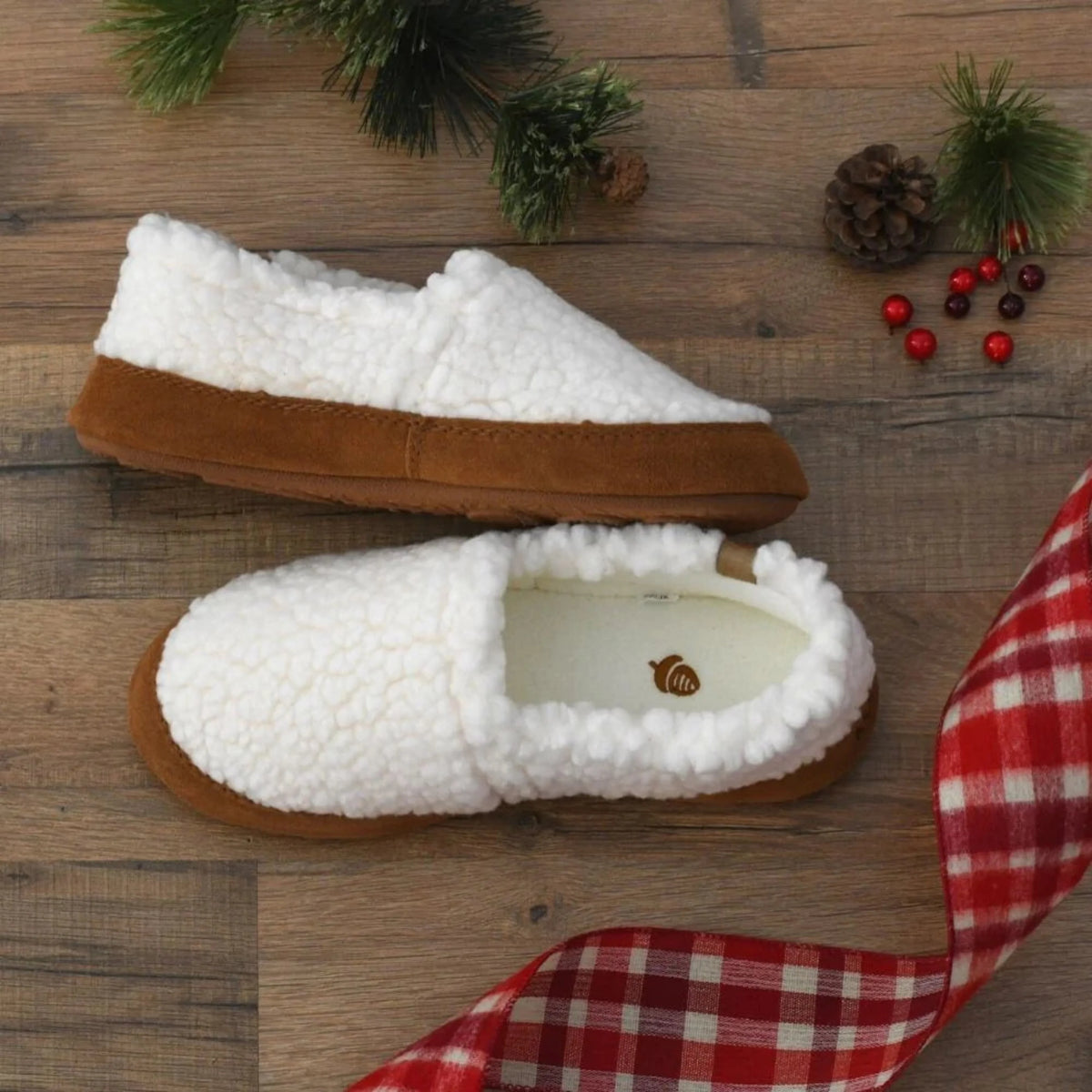 Acorn Women's Original Moccasins Size US 6.5-7.5